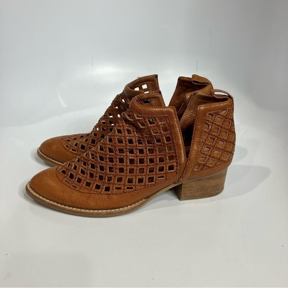 Jeffrey Campbell leather booties brown‎ cognac size 7.5